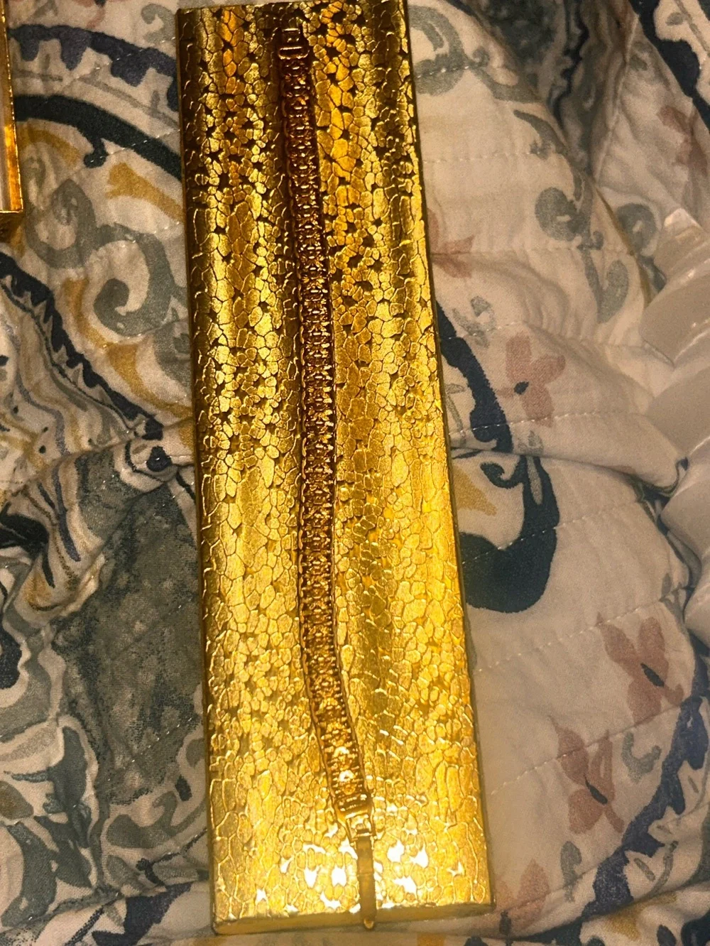 Textured Gold Tone Unisex Fashion Bracelet Jewelry Fold Over Clasp Closure 7